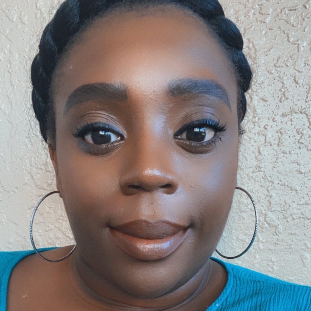 Meet your Posher, Deidra
